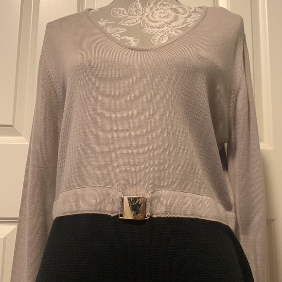 Calvin Klein Long Sleeve 2 tone dress - Picture 2 of 7